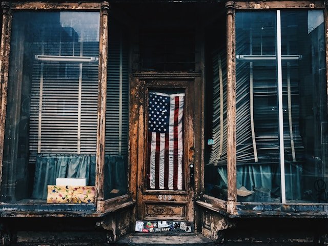 La Herida Que No Cicatriza: cincuenta años mirando el ocaso de una civilización patrick tomasso pyf9nh uehs unsplash